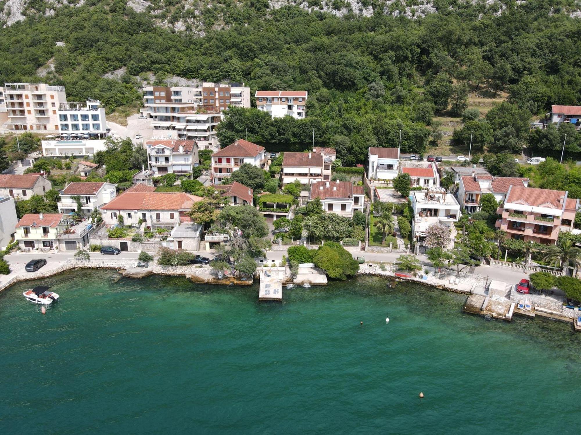 Montenegro Apartments - Private Beach كوتور المظهر الخارجي الصورة